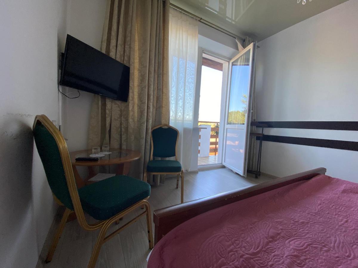 Hotel Olena 3*